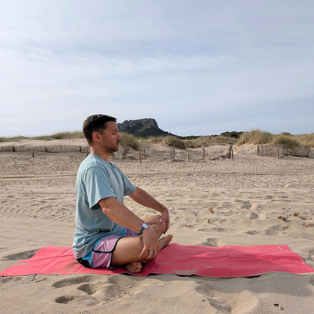 Reise Yogamatte “Coral Red“ Naturkautschuk - vegan &amp; rutschfest - Ökologisch &amp; nachhaltige Reisematt