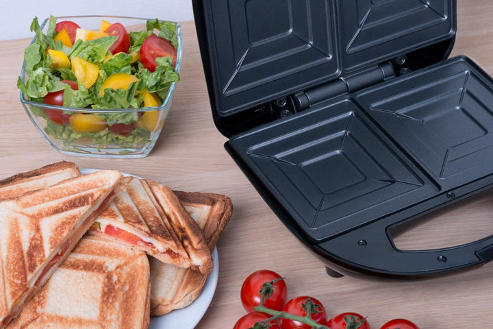 CONCEPT Hausgeräte sv3031 Sandwich-Toaster mit viereckigen Platten, 700 W, edelstahl / schwarz Squar