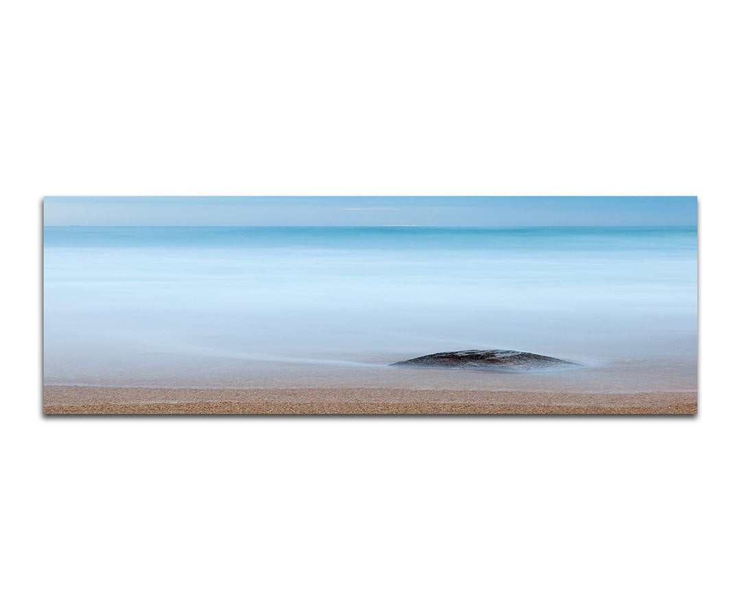 Paul Sinus Art Panoramabild auf Leinwand und Keilrahmen 150x50cm Meer Strand Stein Nebel Dunst Morge