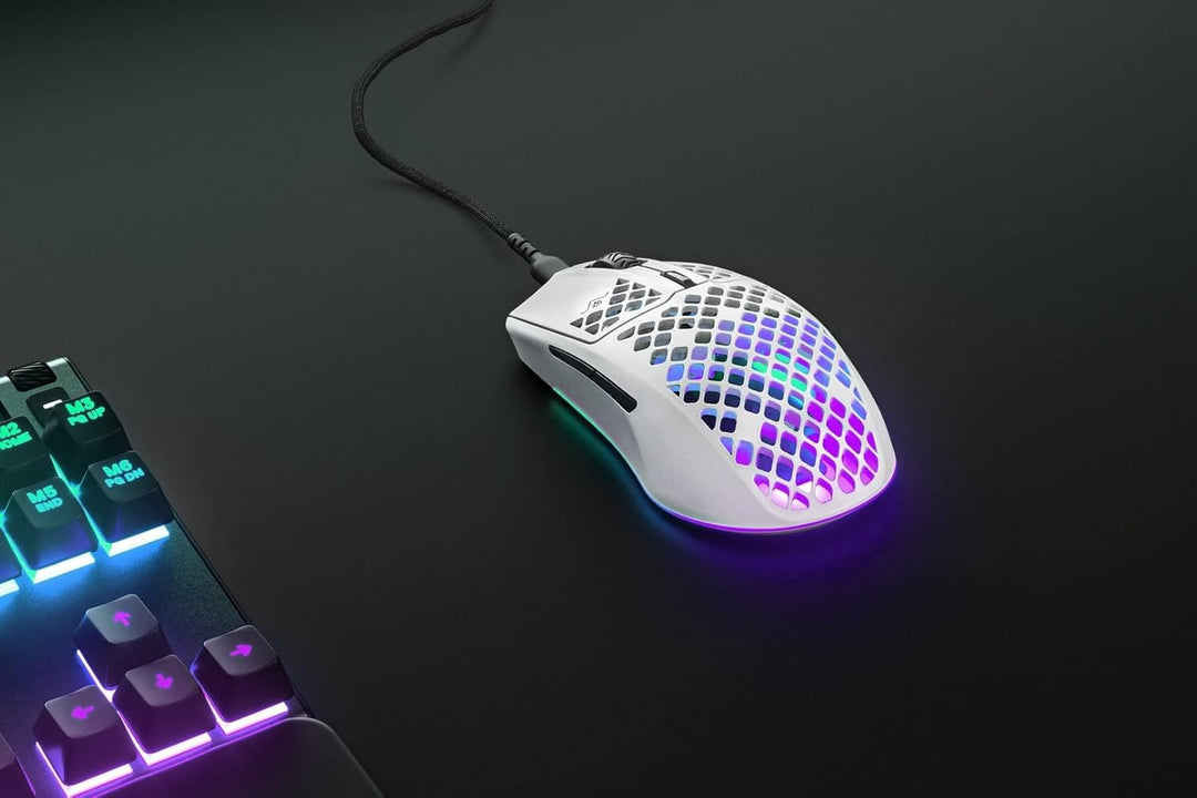 SteelSeries Aerox 3 - RGB Gaming-Mouse mit Öffnungen in der Oberfläche - Federleichtes, wasserabweis