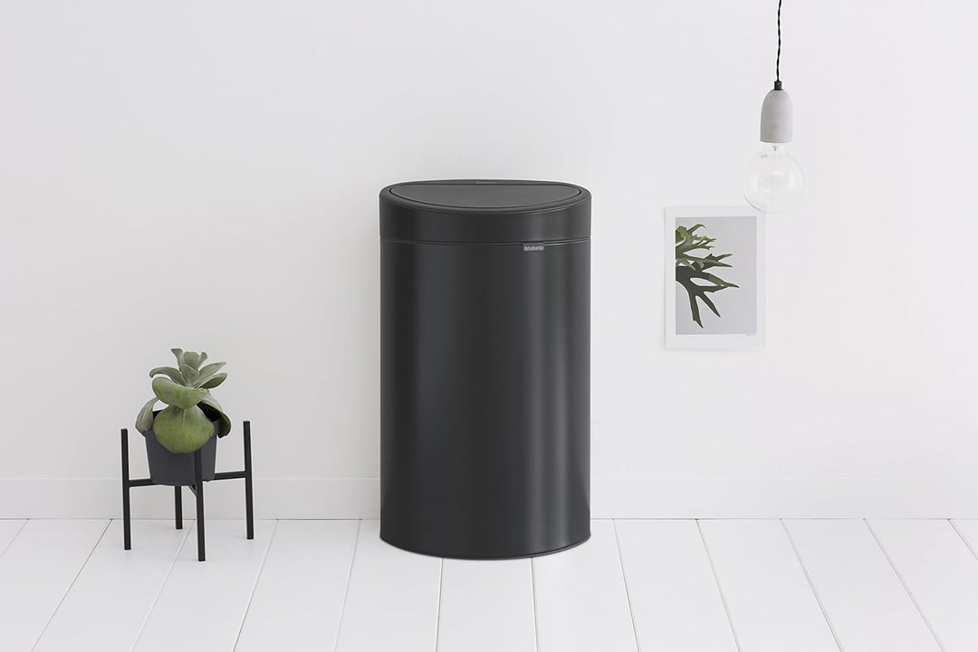 Brabantia Touch Bin New mit herausnehmbaren Kunststoffeinsatz, Matt Black, 40 L
