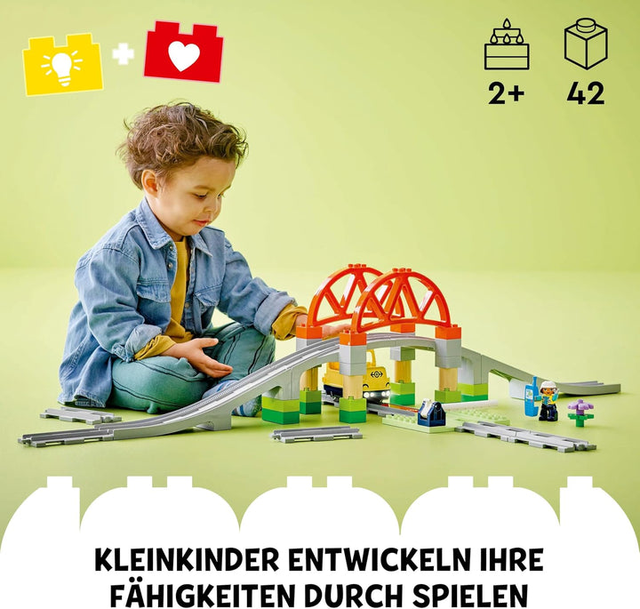 LEGO DUPLO Town Eisenbahnbrücke und Schienen – Erweiterungsset, Geschenk für Kleinkinder ab 2 Jahren