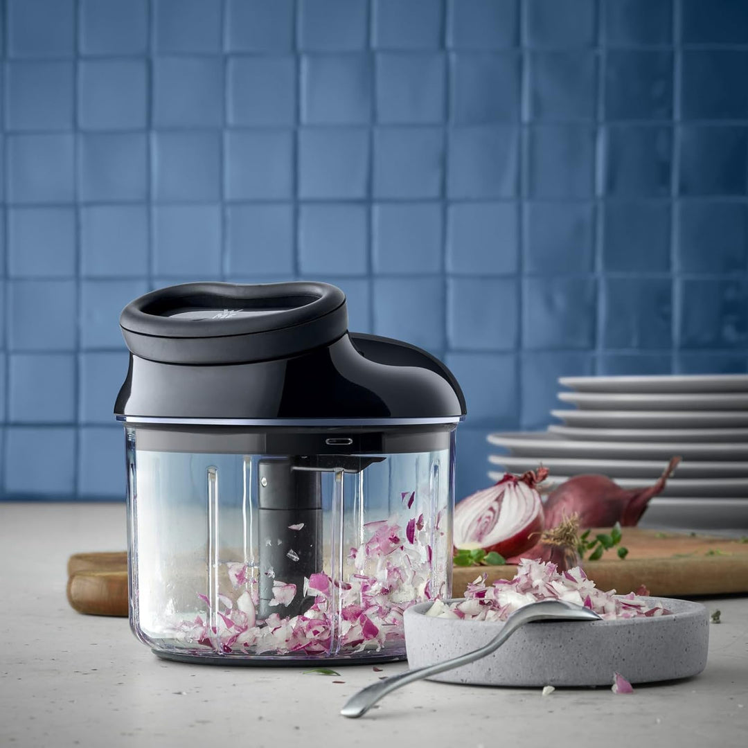 WMF Gourmet Gemüseschneider manuell mit Seilzug, 900ml, Multi-Zerkleinerer ideal für Gemüse, Zwiebel
