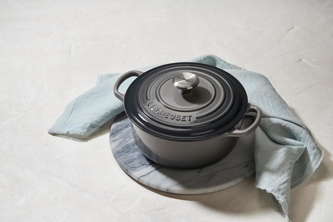 Le Creuset Signature Gusseisen-Bräter mit Deckel, Ø 24 cm, Rund, Für alle Herdarten und Induktion ge