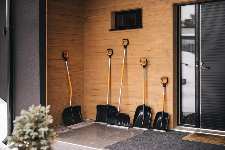 Fiskars Auto-Schneeschaufel, X-series, Länge: 98 cm, Aluminium/Polymer, Schwarz/Orange/Grau, 1057393