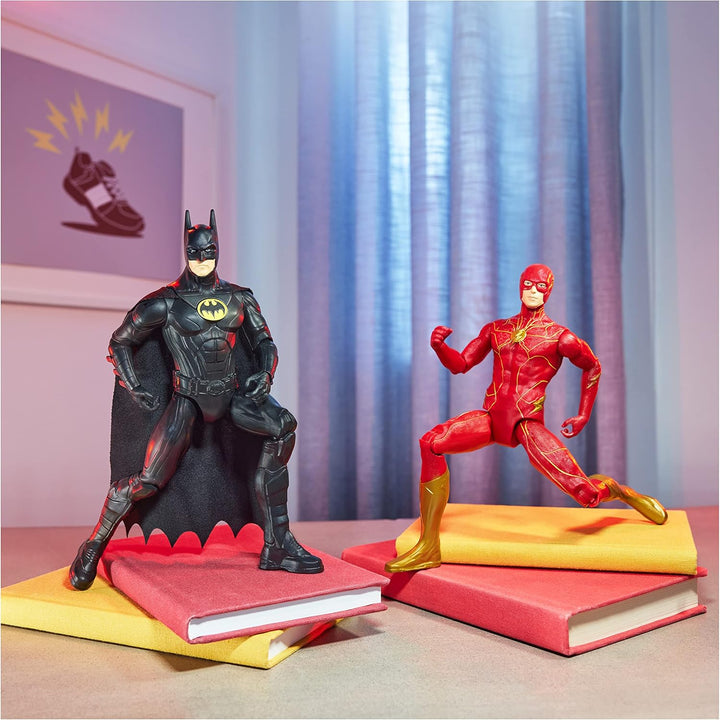 DC Comics - The Flash Batman Action-Figur, 30 cm, offizielle Figur zum Kinofilm, vollbeweglich für s