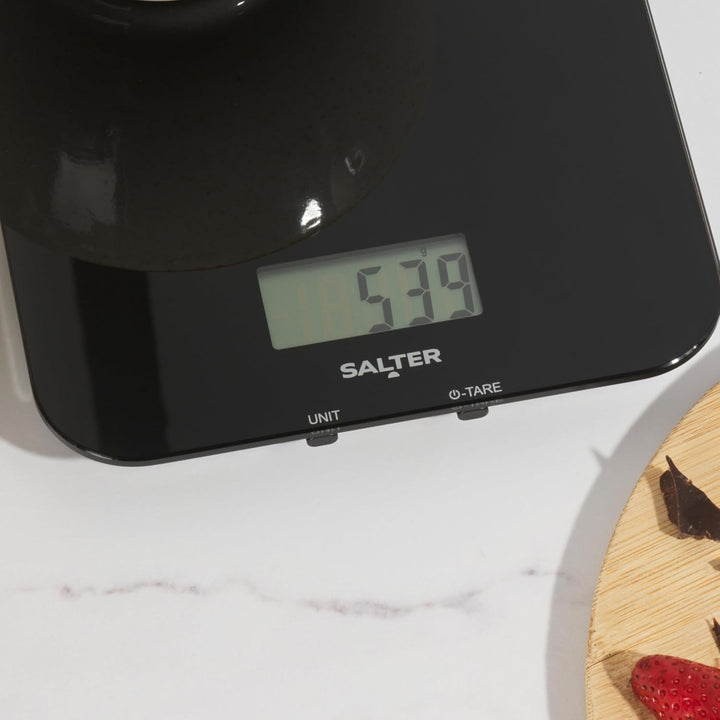 Salter wiederaufladbare Küchenwaage – digitale Waage zum Kochen und Backen, Tare Funktion, USB-Ladek