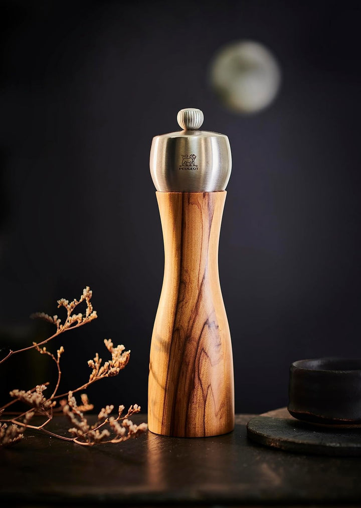 Peugeot Salzmühle Fidji 20 cm Natur I Hochwertige Salzmühle manuell aus PEFC-zertifiziertem Olivenho