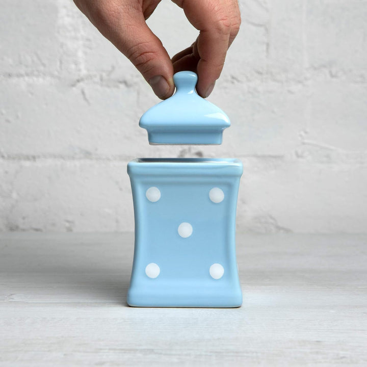 City to Cottage® - Keramik Behälter Küche 150 ml | Hellblau und Weiss | Polka Dots | Handgemacht | B