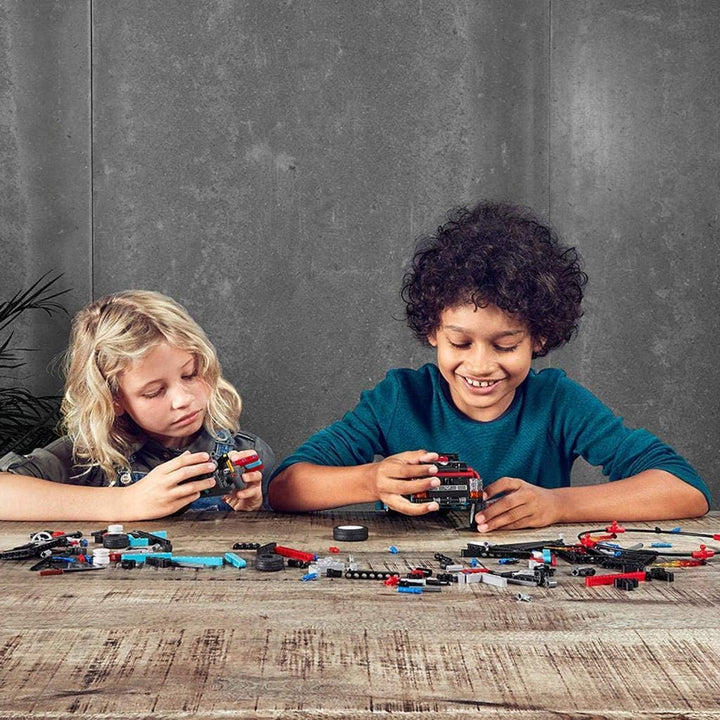 LEGO 42106 Technic Stunt-Show mit Truck und Motorrad Spielzeug für Kinder, 2-in-1 Modell, LKW mit Rü