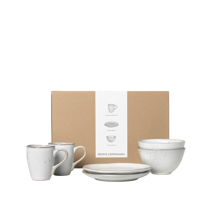 Broste Copenhagen Nordic Sand Frühstücksset für Zwei in der Farbe Beige, aus Steingut gefertigt, Spü