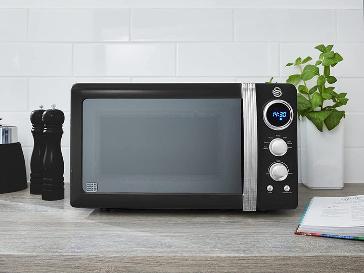 Swan Retro SM22030LBNEU Digitale Mikrowelle, 20 l, 5 Leistungsstufen, Auftaufunktion, Timer 60 Minut