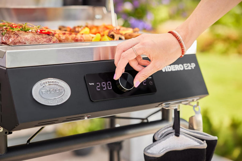 RÖSLE Elektrogrill BBQ-Portable Videro E2-P, tragbarer Tischgrill mit 2 Brennern, Warmhalterost und