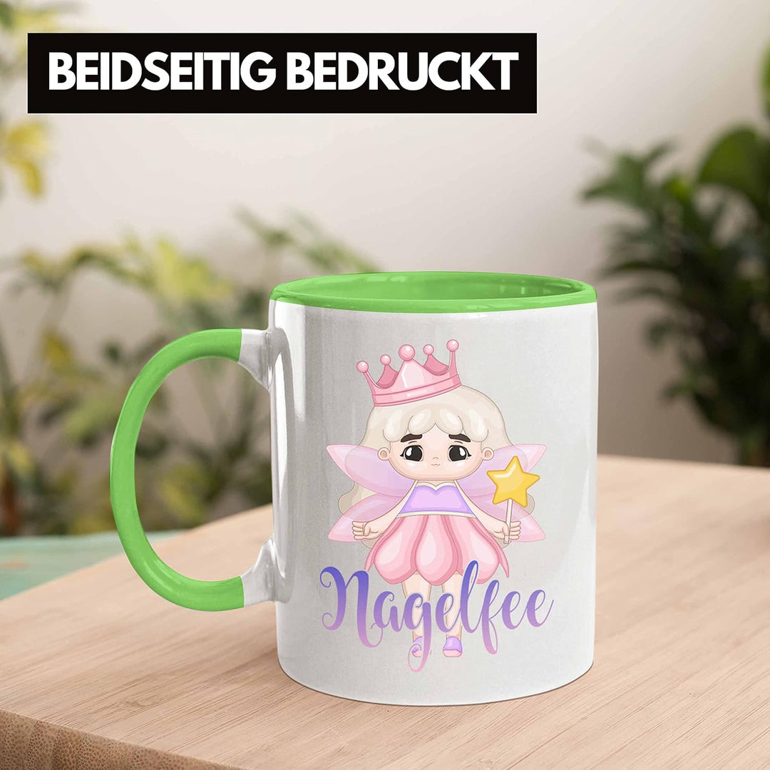 Trendation - Nagel-Fee Tasse Geschenk Nagelstudio Mitarbeiterin Gel-Nägel Spruch Süsse Grafik (Grün)
