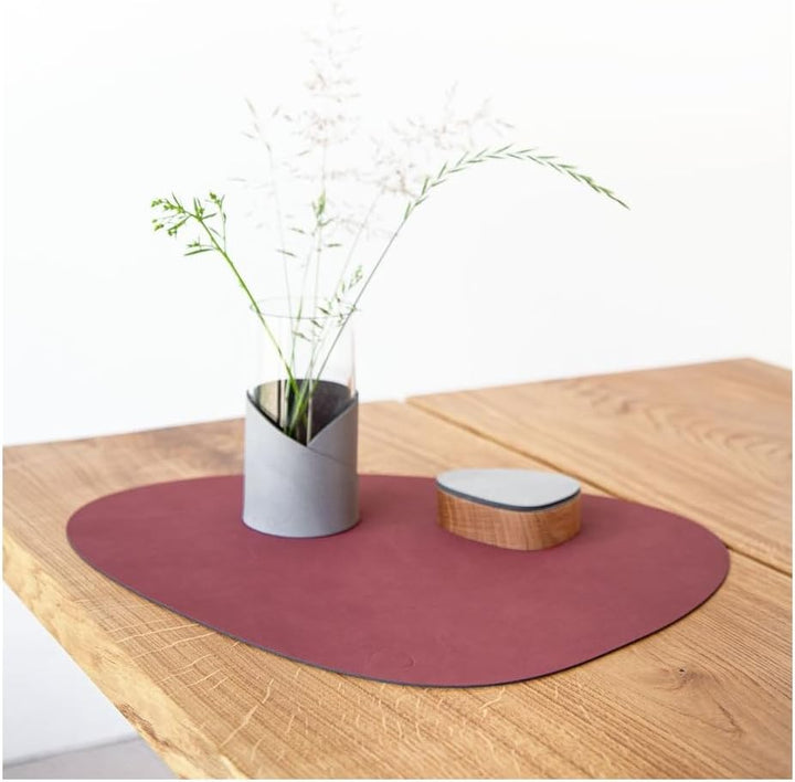 LindDNA Curve L Tischset, Leder, Rot, 37 x 44 cm