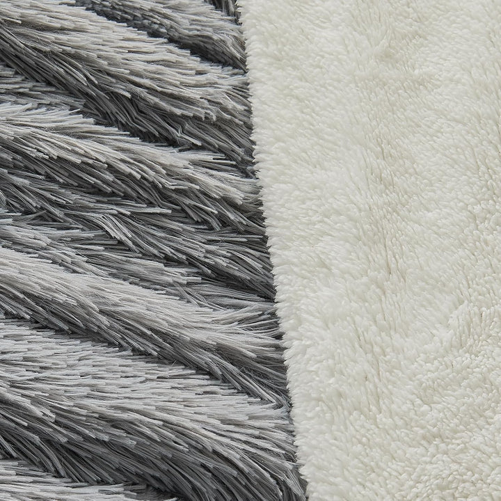 EMME Faux Kuscheldecke Flauschig, 150 x 200 cm, Felldecke, Pelz Wolldecke, Wohndecke, Super Weich, P