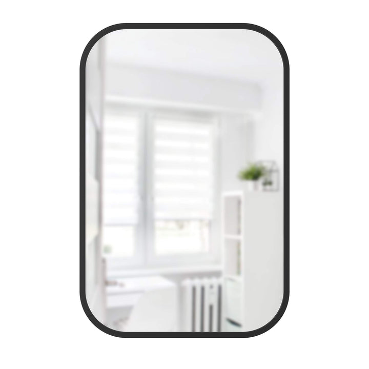 Umbra Hub Wandspiegel – Rechteckiger Spiegel für Diele, Badezimmer, Wohnzimmer und Mehr, Schwarz, 61