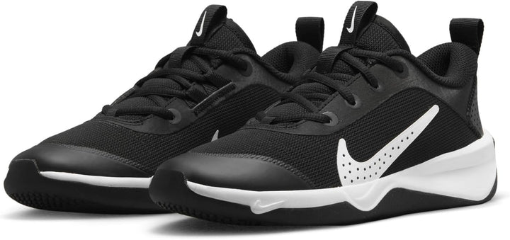 Nike Omni Multi-Court Schuh Für Jüngere Kinder 27.5 EU Black White, 27.5 EU Black White