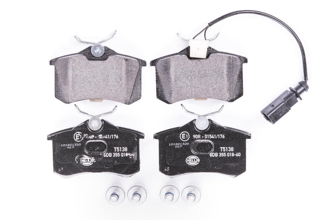 HELLA PAGID 8DB 355 018-601 Bremsbelagsatz - T5138 - Dicke/Stärke: 17.2mm - Bremssystem: Lucas - mit