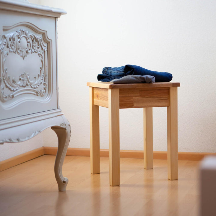 Staboos massiv Holzhocker Doc mit Eingriff bis 150 kg - Buche Sitzhocker aus Holz - Kernbuche Natur