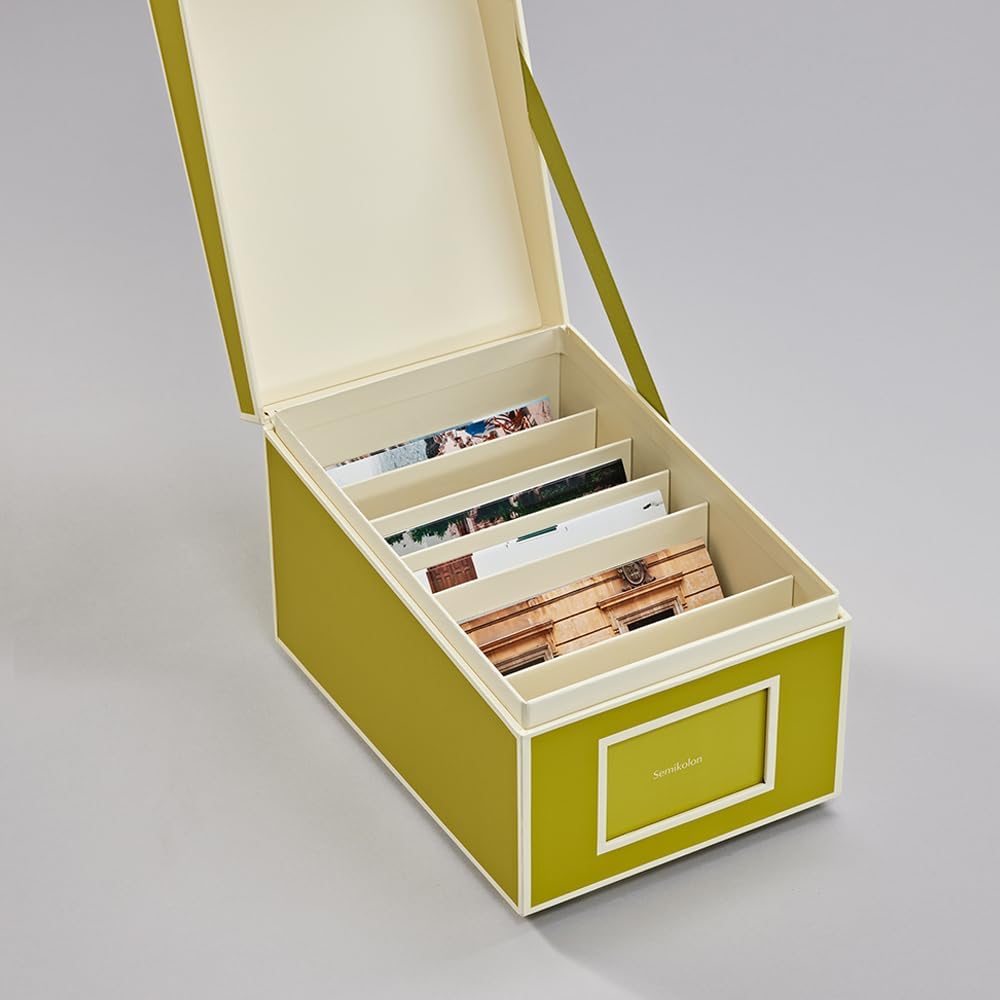 Semikolon 370080 CD- und Fotobox - 17,7 x 15,7 x 25,6 cm - für 10 x 15 cm Fotos - Cover matcha hell-