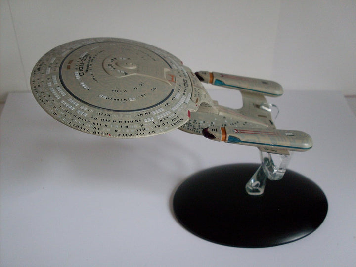 U.S.S. Enterprise NCC-1701-D Star Trek Fertigmodell, Standmodell