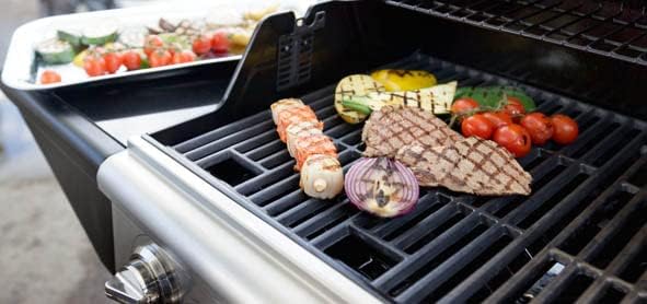 OUTDOORCHEF Gusseisenrost Set Schwarz GUSSEISEN GRILLROST RTG 31 4 x 43 8 x 1 5 cm Single, Single