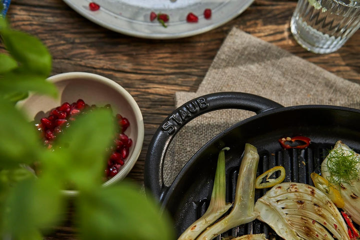 STAUB Gusseisen Grillpfanne mit zwei Griffen, Induktionsgeeignet, rund , 28 cm, schwarz