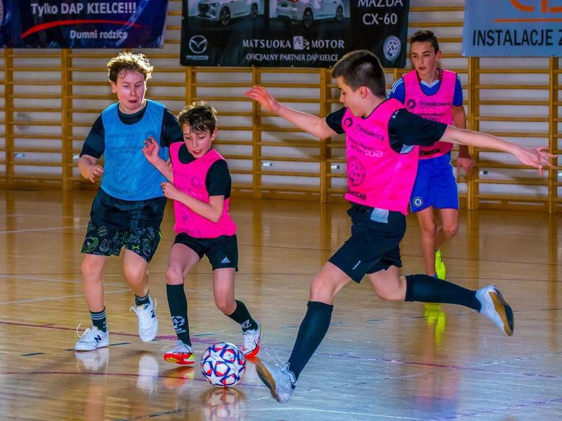 SPORTSBIBS Fussball Leibchen Set 10 Stück: 2 Farben - 5 von jeder Farbe, für Kinder und Erwachsene,