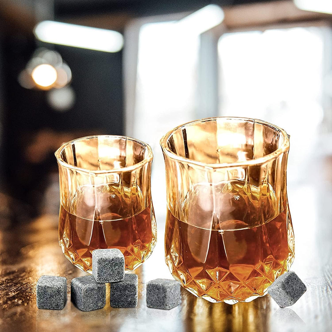 8 Whisky Steine mit 2 Whiskey Gläsern, Zange & Holz Geschenkbox - Whiskey Steine Geschenkset aus Nat