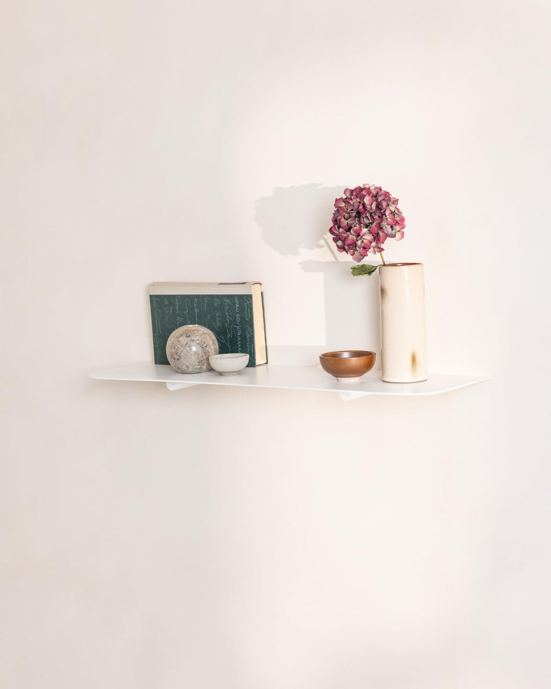 Metallbude Wandregal LENN - Weiss - Modernes, minimalistisches Metallregal mit Wandmontage- Kratz-,