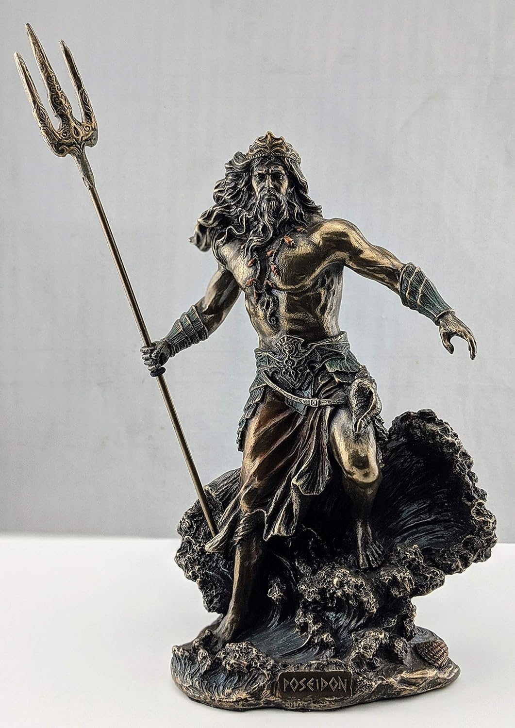 Veronese Design Harz Statuen Griechische Gott Poseidon stehend über abstürzen Wellen Statue 15,2 x 2