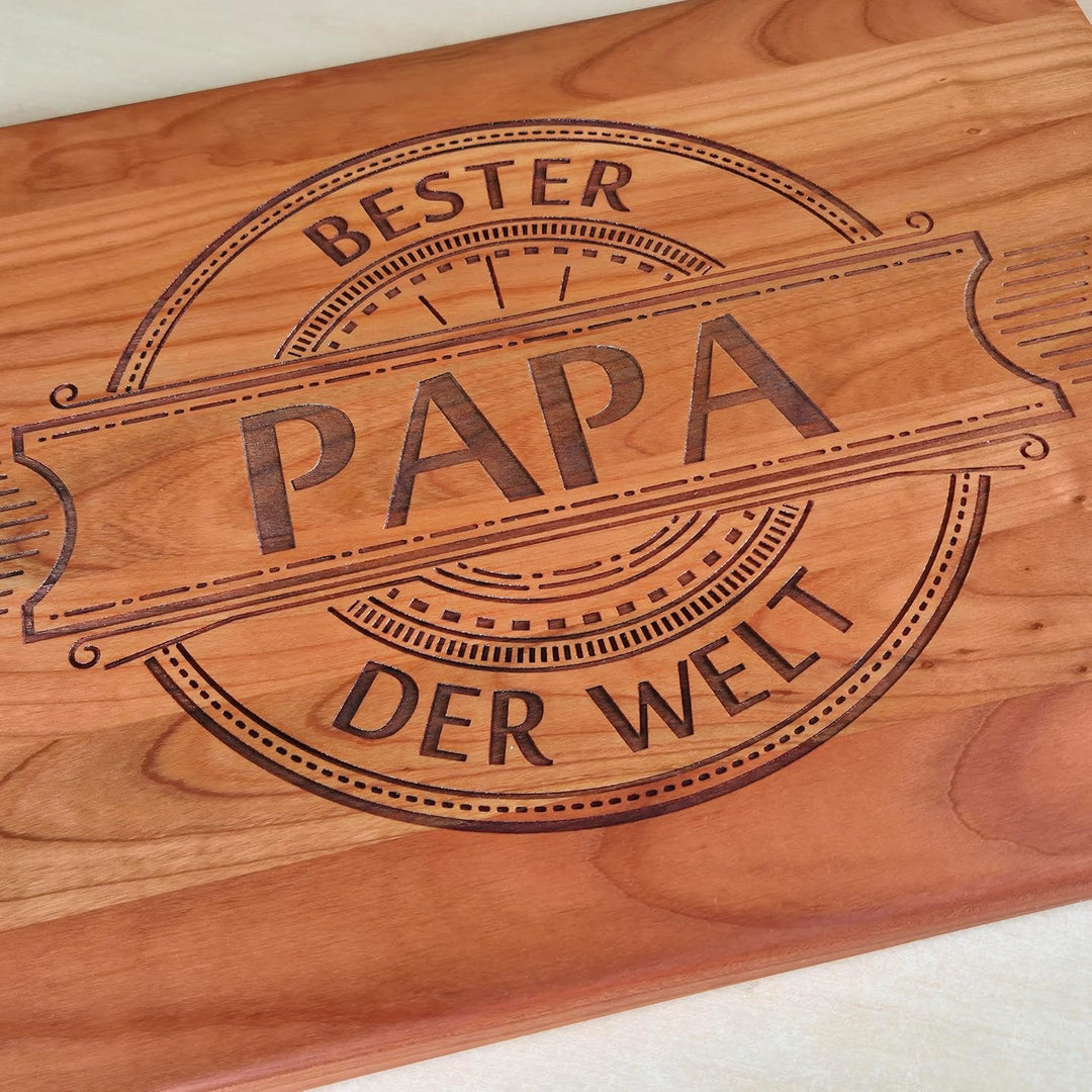 Grosses Kirschentholz Schneidebrett 38,5x30 cm für die BESTER PAPA DER WELT | Handgefertigt Holzbret