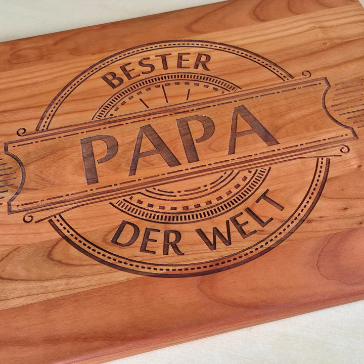Grosses Kirschentholz Schneidebrett 38,5x30 cm für die BESTER PAPA DER WELT | Handgefertigt Holzbret