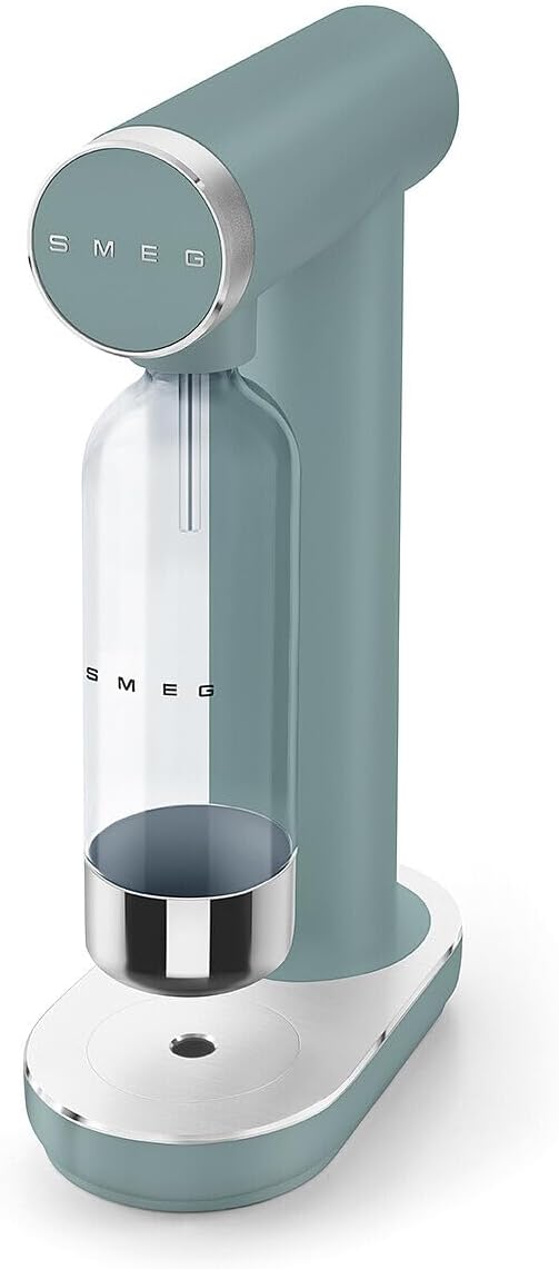 Smeg SKC01EGM Soda Maker, rutschfeste Füsse, platzsparendes Design, 800 ml, Smaragdgrün Einheitsgrös