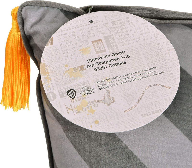 Elbenwald Harry Potter Kissen mit Quasten im Hufflepuff Design mit gesticktem Wappenpatch in den Hau