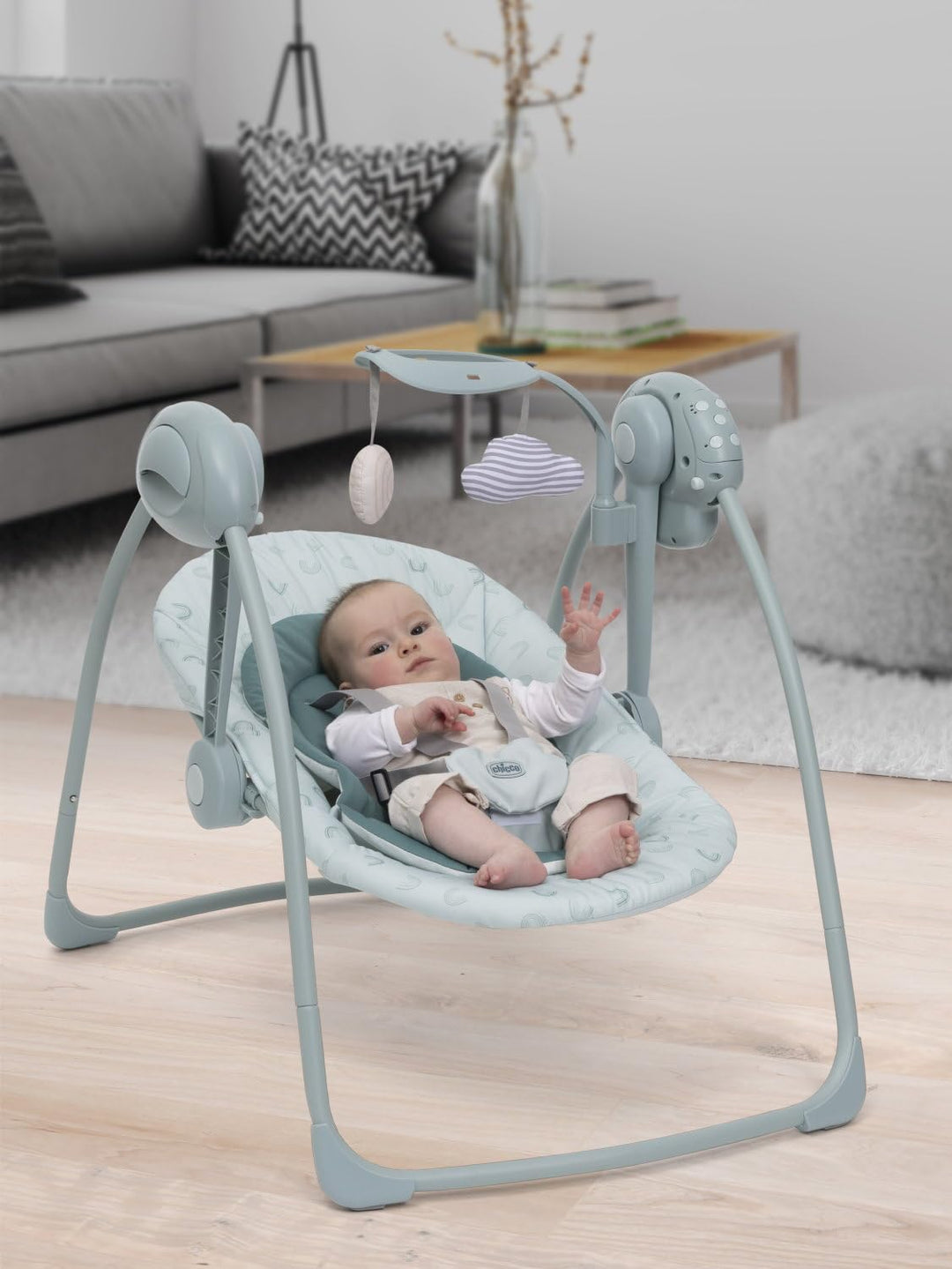 Chicco Swing&Play Elektrische Babyschaukel ab 0 Monaten+, 5 Schaukelgeschwindigkeiten, Beruhigende M