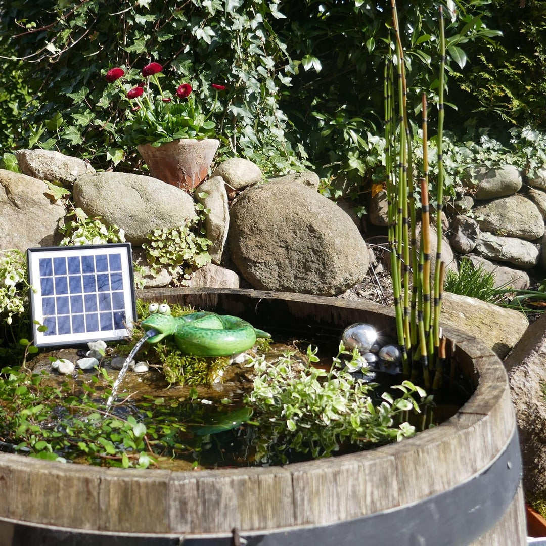 Storm's Gartenzaubereien Wasserspeier Schlange - grün aus Keramik mit Solarpumpe für Teich und Minit