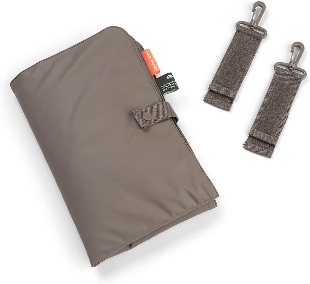 Done by Deer Wickelrucksack - Faltbare Wickelauflage und zwei Kinderwagenhaken inklusive - Wickeltas