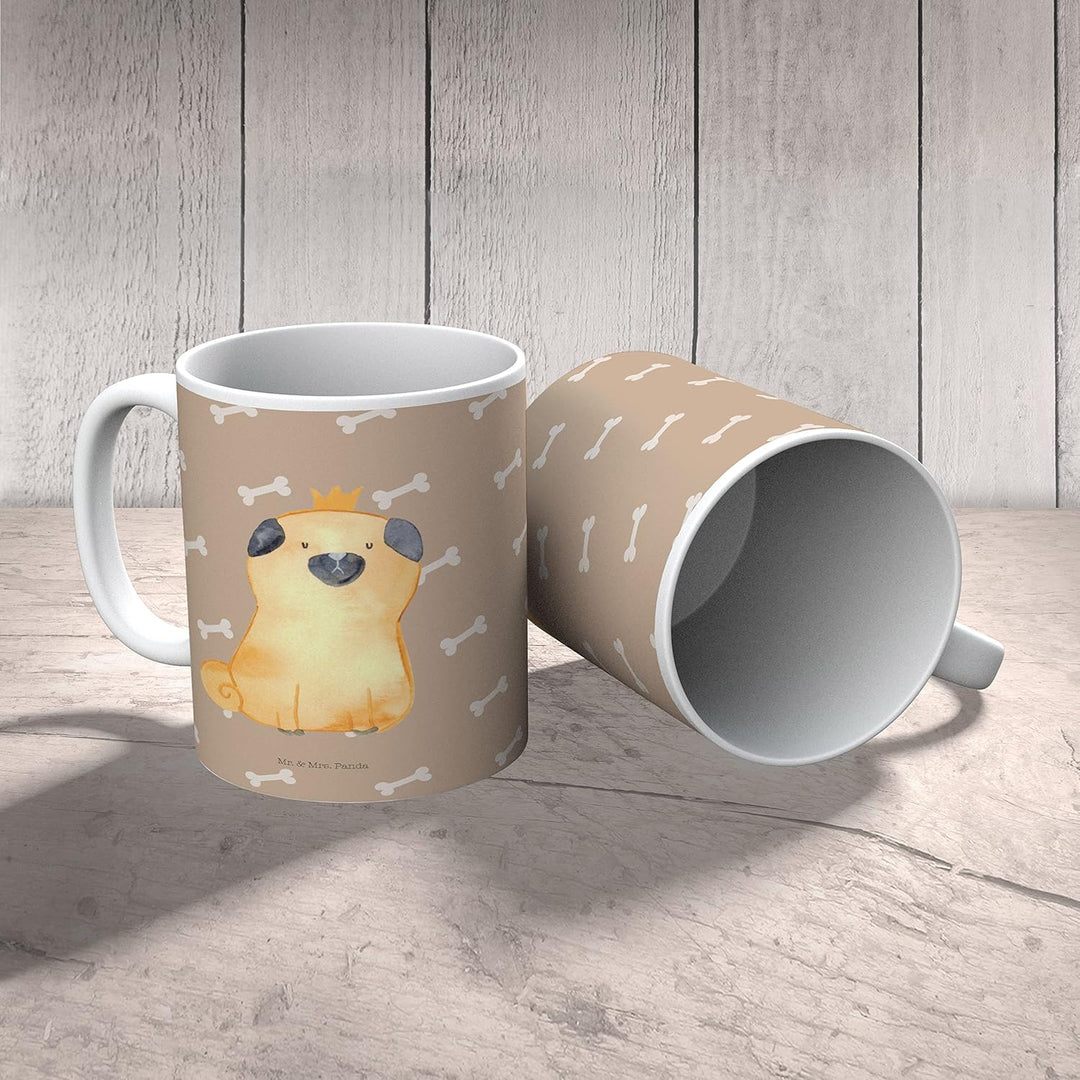 Mr. & Mrs. Panda Plastikbecher Mops Krone - Geschenk, Kunststoffbecher, Camping Tasse, König, Kinder