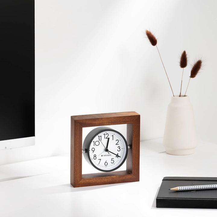 Navaris Analog Holz Tischuhr Quadrat Design - 13,2 x 13,2 x 4,3cm - analoge Uhr ohne Ticken weisses