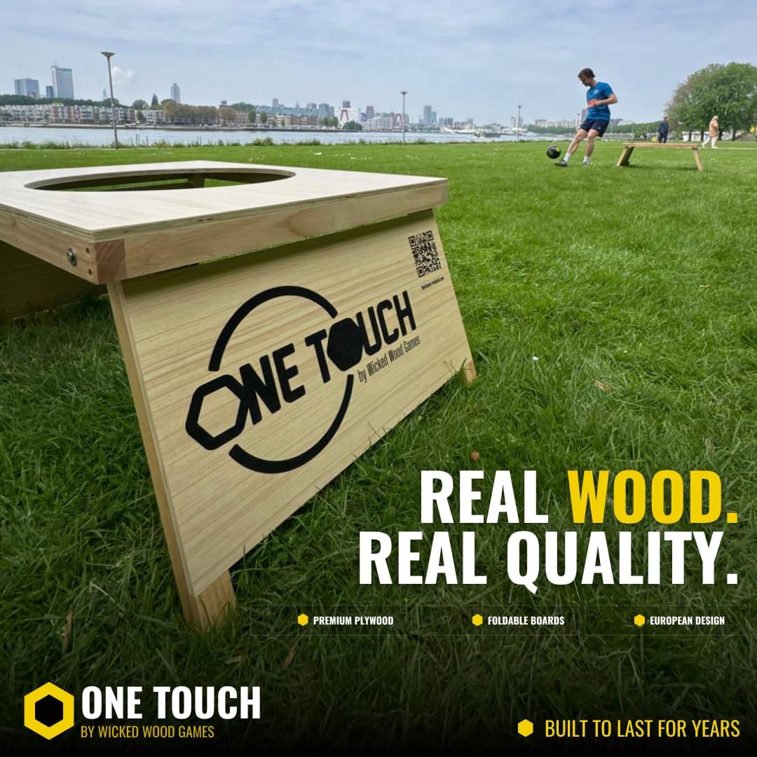 OneTouch Fussball-Cornhole Set aus Holz – Komplettes Outdoor Fussballspiel inkl. 2 Boards, Premium M