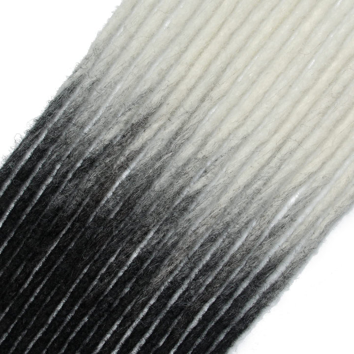 Dünne 0.6cm Synthetische Dreadlock Extensions Handgemacht 24 Zoll 20 Stränge Häkelhaar Lange Häkelzö