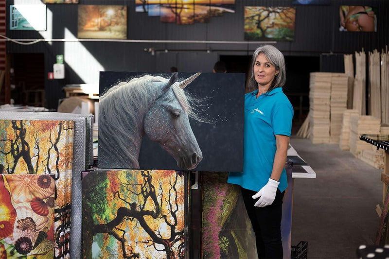 Startonight Leinwand Wandkunst – Glitzerndes Weisses Pferd – Kunstwerk Fertig zum Aufhängen für Wohn