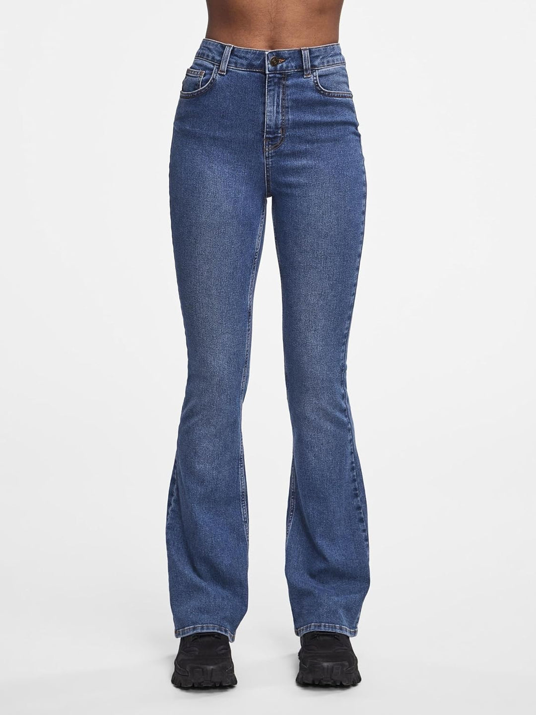 PIECES Damen Pcpeggy Flared Hw Jeans Mb Noos Bc, M Medium Blue Denim