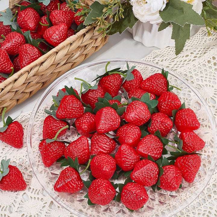 50 Stück Künstliche Erdbeeren Deko Kunststoff Erdbeeren Spielzeug Lebensmittel Plastik Kunstfrüchte