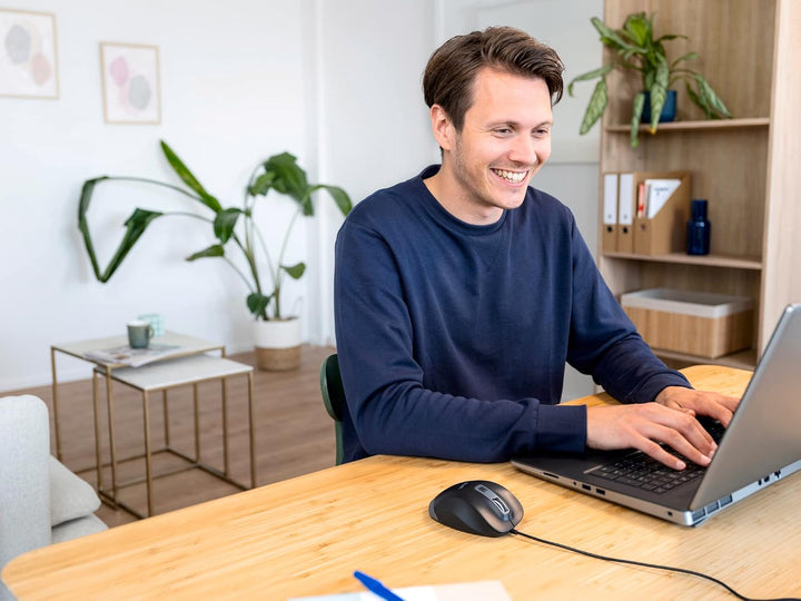 Trust Fyda PC Maus mit Kabel, Nachhaltiges Design, 600-5000 DPI, 6 Tasten, Daumen- und Fingerauflage