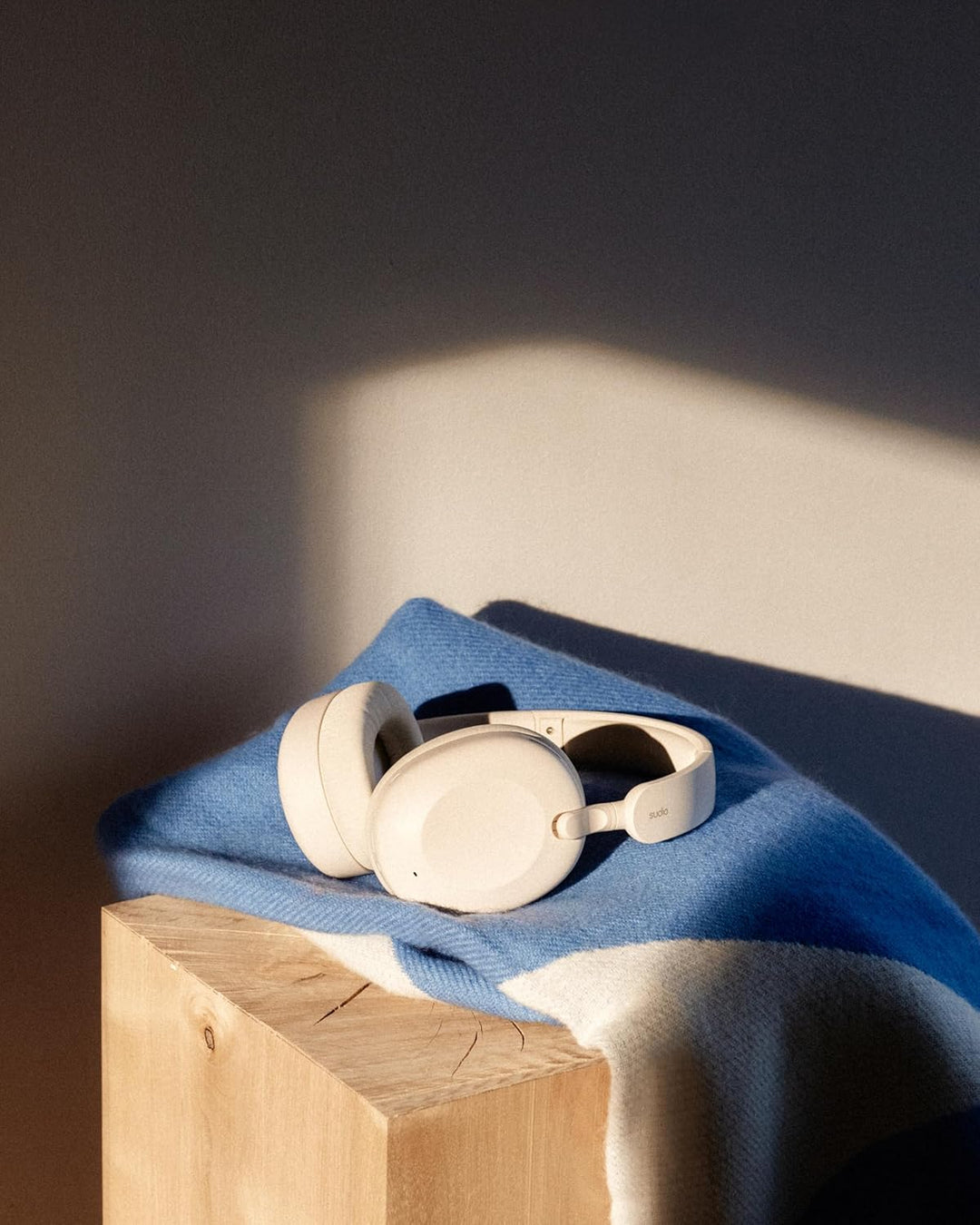 sudio K2 White, Over-Ear Headphones, hybrid Active Noise Cancellation, mit integriertem Mikrofon, La