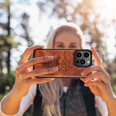 Carveit Holz Cover für iPhone 15 Pro hülle, Kompatibel mit Magsafe Silikon Stossfeste Cover, Magneti