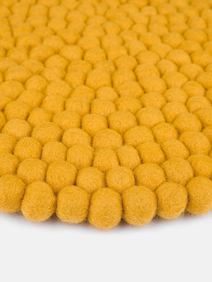 myfelt Filzkugel-Sitzauflage/Stuhlauflage - Klara - rund, 36 cm, Senfgelb, Senfgelb